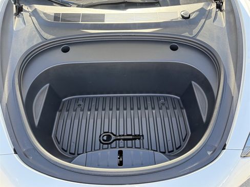 Used 2023 Tesla Model 3 Standard Range image 24