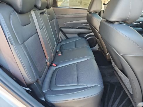 Used 2025 Hyundai Tucson Limited AWD/4WD image 17