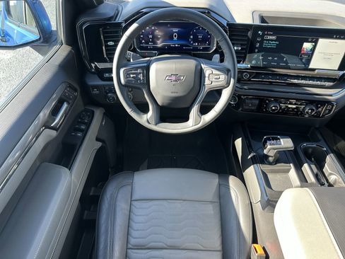 Used 2025 Chevrolet Silverado 1500 ZR2 w/ Technology Package image 17