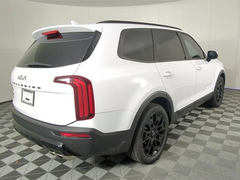 Used 2022 Kia Telluride SX w/ SX Prestige Package image 5