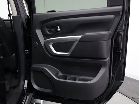 Used 2016 Nissan Titan SL RWD image 38