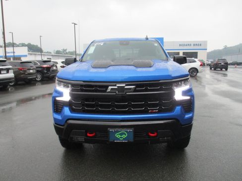 Used 2025 Chevrolet Silverado 1500 LT Trail Boss w/ Convenience Package II AWD/4WD image 2