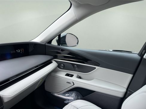 New 2026 Lincoln Nautilus Reserve image 17