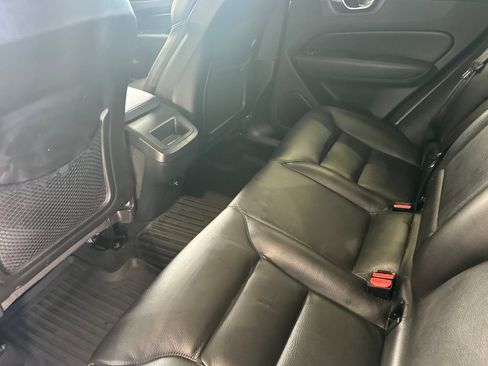 Used 2018 Volvo XC60 T6 Momentum w/ Convenience Package AWD/4WD image 15