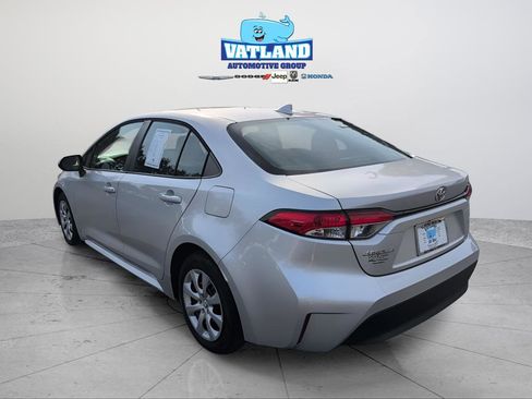 Used 2023 Toyota Corolla LE image 3