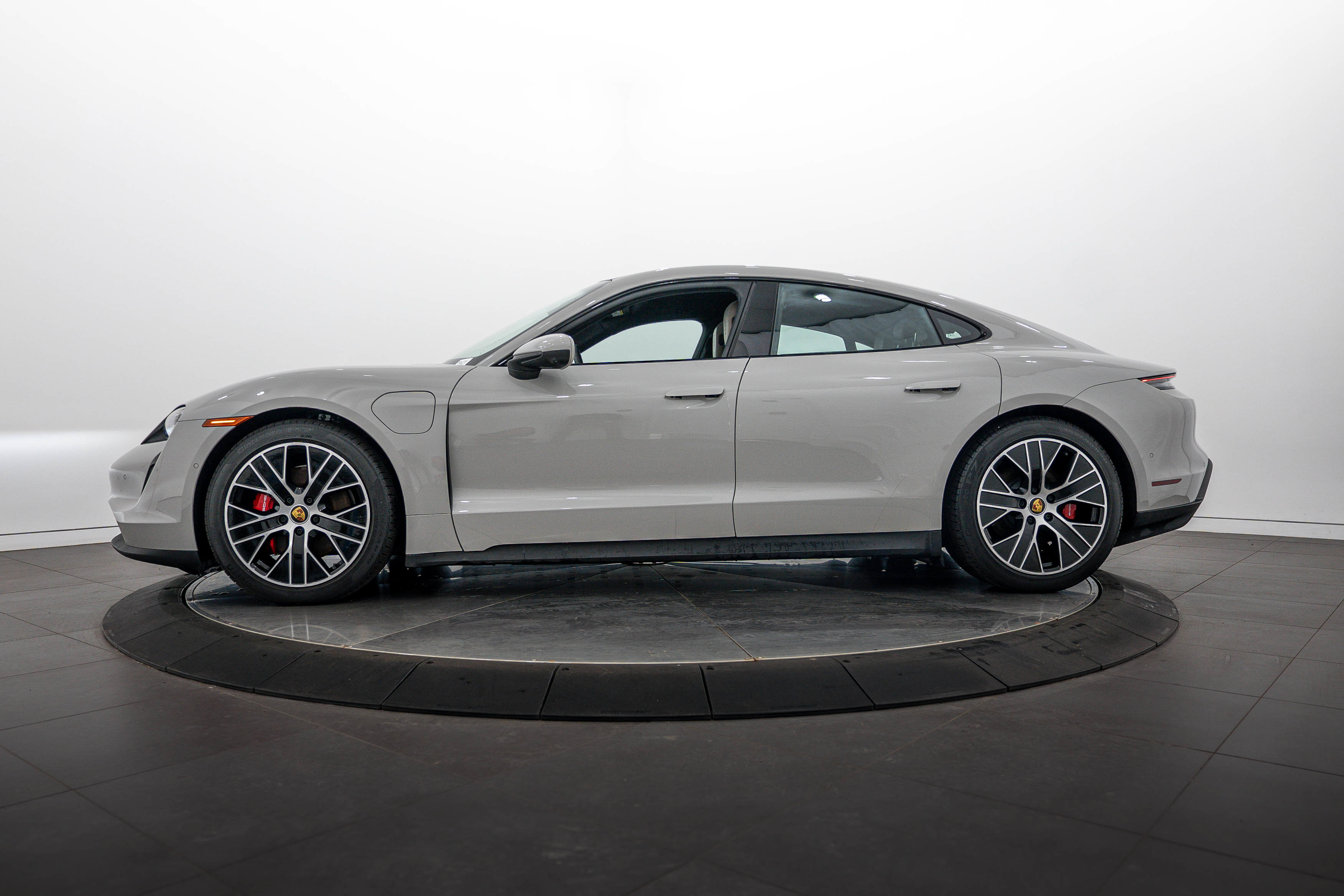 Certified 2023 Porsche Taycan 4S AWD/4WD image 2