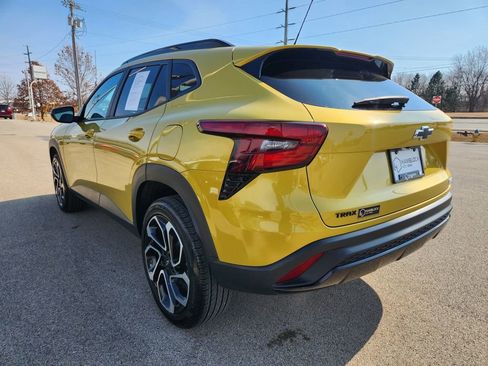 Certified 2024 Chevrolet Trax RS w/ Driver Confidence Package image 7