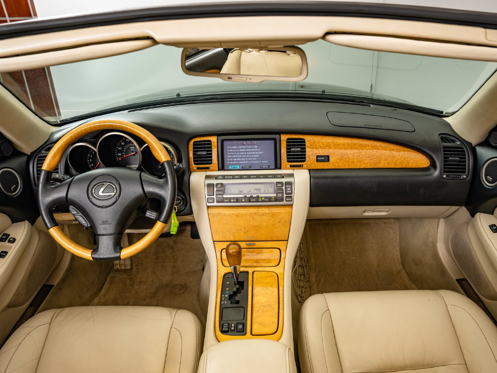 Used 2004 Lexus SC 430 Convertible w/ Preferred Accessory Pkg RWD image 5