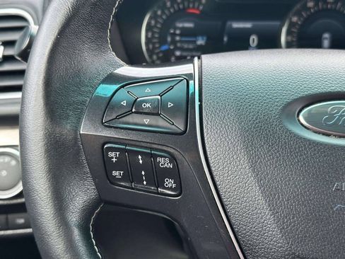 Used 2017 Ford Explorer Platinum AWD/4WD image 30