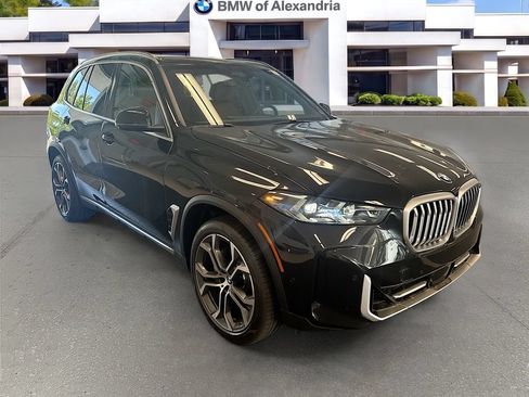 Used 2026 BMW X5 xDrive40i AWD/4WD image 3