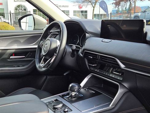 Used 2025 MAZDA CX-90 3.3 Turbo w/ Preferred Package image 12