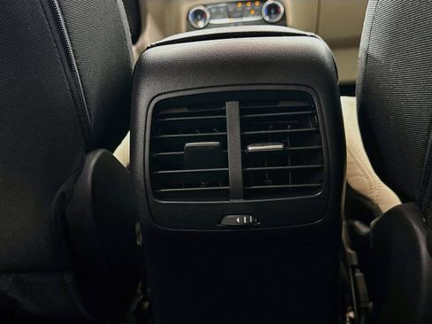Used 2022 Ford Escape SE w/ Convenience Package FWD image 30