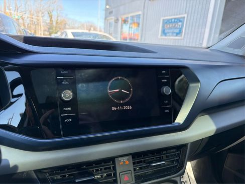 Used 2022 Volkswagen Taos SE image 17