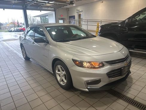 Used 2018 Chevrolet Malibu LS image 9