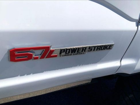 Used 2023 Ford F350 Lariat w/ Lariat Ultimate Package AWD/4WD image 8