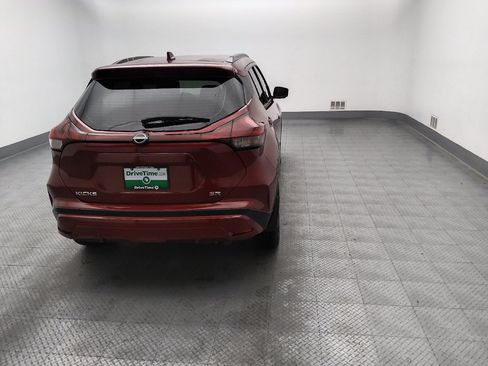 Used 2022 Nissan Kicks SR w/ Interior Electronics Package FWD image 7