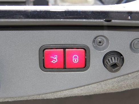 Used 2008 Mercedes-Benz SL 550 image 36