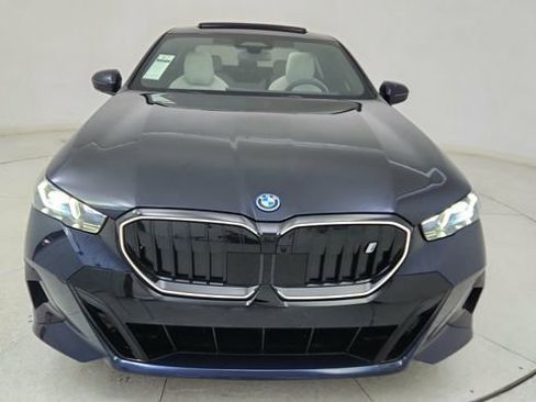 Used 2025 BMW i5 xDrive40 w/ M Sport Package image 13