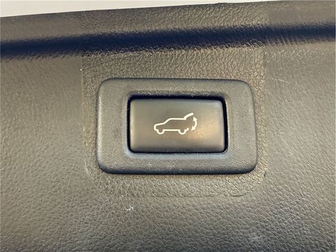 Used 2017 Subaru Outback 2.5i Limited AWD/4WD image 28
