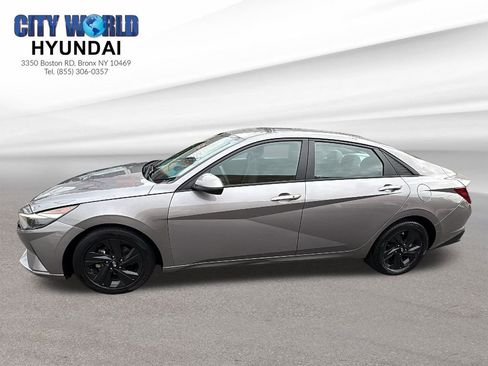 Used 2021 Hyundai Elantra SEL image 2