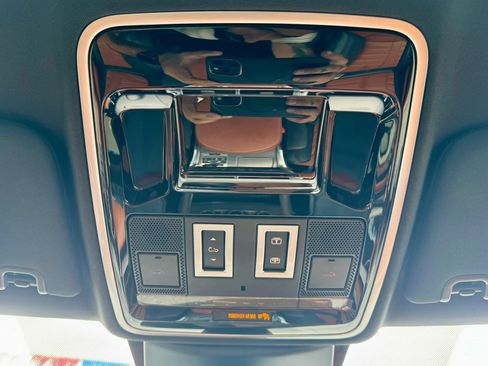 Used 2017 Land Rover Range Rover Sport HSE Dynamic AWD/4WD image 30