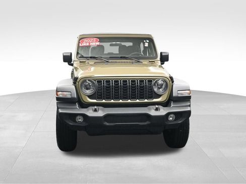 Used 2025 Jeep Wrangler Sport AWD/4WD image 8