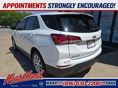 Used 2023 Chevrolet Equinox LS FWD image 7