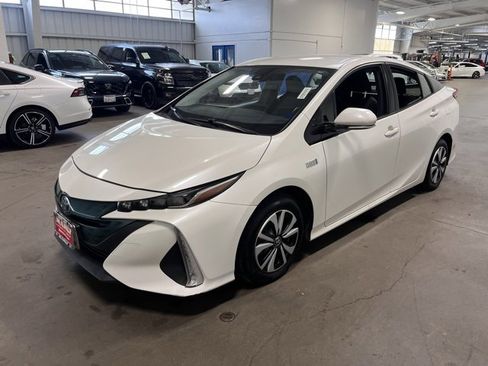 Used 2017 Toyota Prius Prime Plus image 7