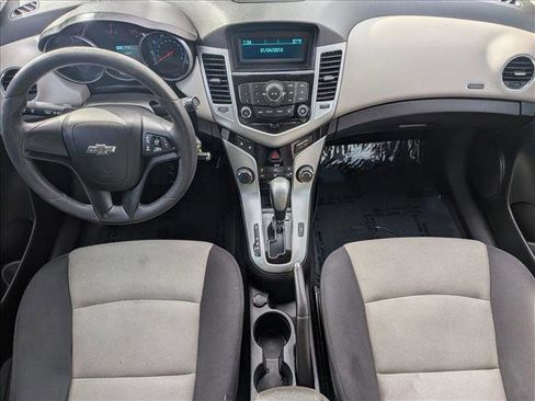 Used 2014 Chevrolet Cruze LS image 18