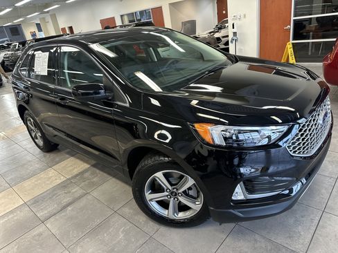 Used 2024 Ford Edge SEL w/ Convenience Package image 11