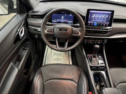 Used 2025 Jeep Compass Trailhawk w/ Trailhawk Elite Group image 13