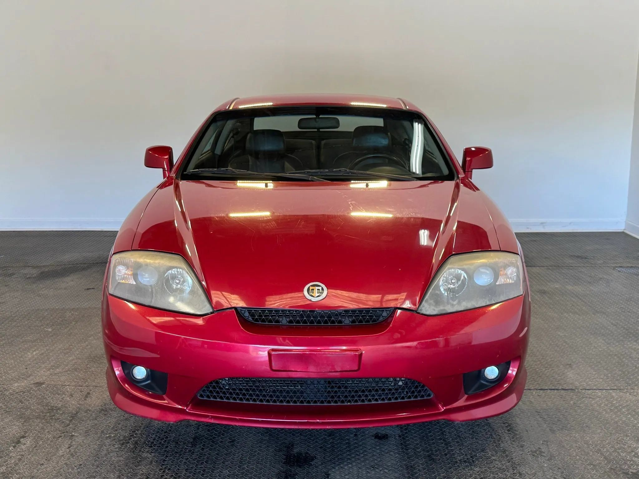Used 2005 Hyundai Tiburon GT FWD image 2