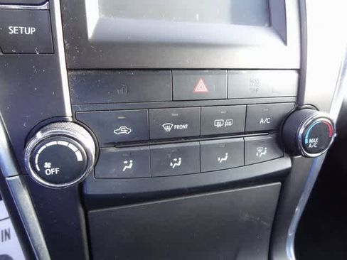 Used 2015 Toyota Camry SE image 13