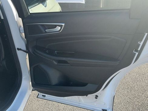 Used 2016 Ford Edge Titanium w/ Equipment Group 301A AWD/4WD image 29