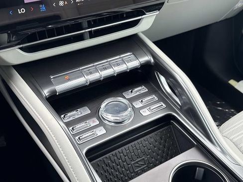 New 2026 Lincoln Nautilus Reserve AWD/4WD image 28
