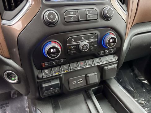 Used 2022 Chevrolet Silverado 3500 High Country w/ Z71 Off-Road Package image 25