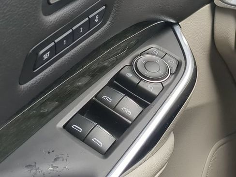 Used 2020 Cadillac XT4 Premium Luxury FWD image 28