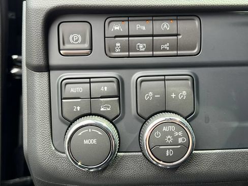 New 2026 Chevrolet Tahoe High Country AWD/4WD image 19