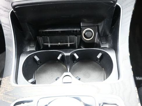 Used 2018 Mercedes-Benz GLC 300 image 4