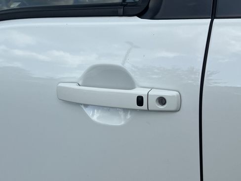 Certified 2025 Nissan Frontier Pro-X RWD image 31
