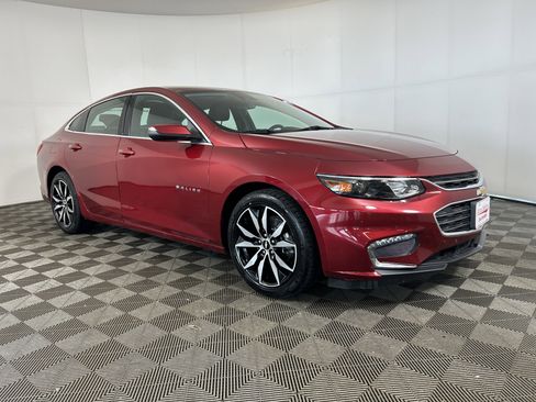 Used 2017 Chevrolet Malibu LT w/ Leather Package image 4