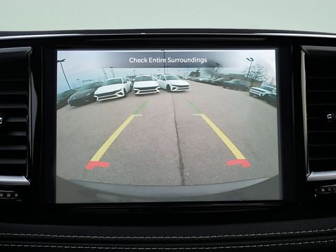 Used 2023 Chrysler Pacifica Limited w/ S Appearance Package AWD/4WD image 44
