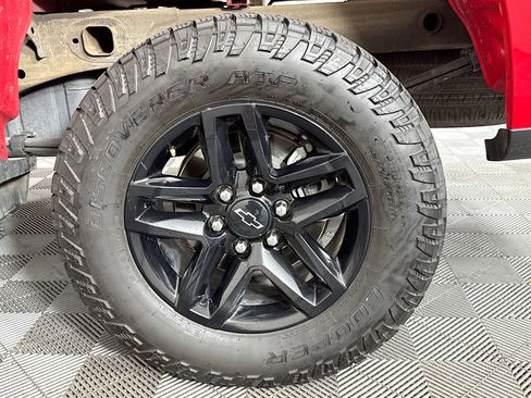 Used 2021 Chevrolet Silverado 1500 Custom Trail Boss w/ LPO, Dark Essentials Package AWD/4WD image 33