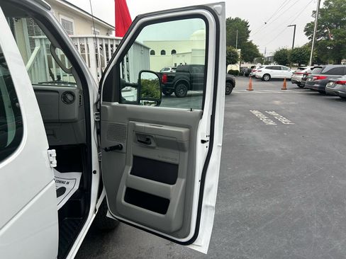 Used 2012 Ford E-150 and Econoline 150 RWD image 16