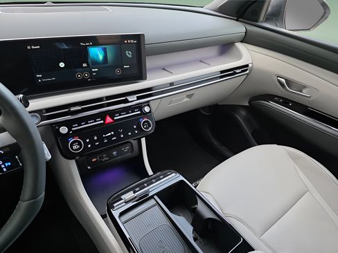 Used 2025 Hyundai Tucson Limited FWD image 30