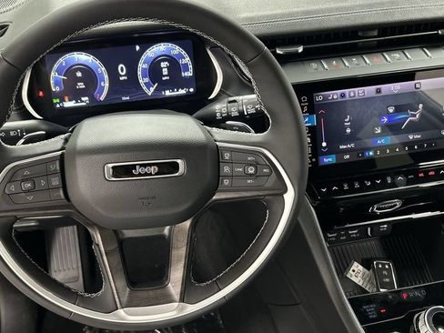 New 2026 Jeep Grand Cherokee Altitude AWD/4WD image 11