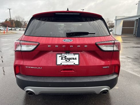 Used 2020 Ford Escape Titanium image 4