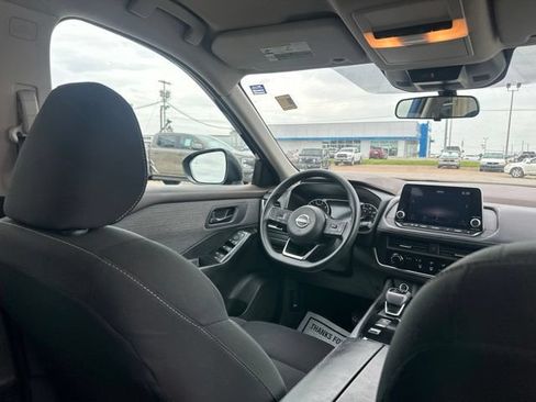 Used 2023 Nissan Rogue S FWD image 12