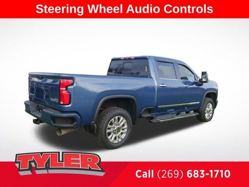 Used 2024 Chevrolet Silverado 2500 High Country w/ High Country Premium Package AWD/4WD image 8