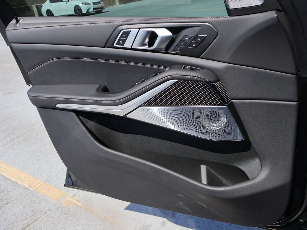Used 2025 BMW X5 M60i AWD/4WD image 38